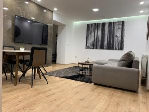 BLACK APARTMENT by ALEX RAFAEL