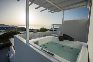 Deluxe Sea View Room with Outdoor Jetted Hot Tub