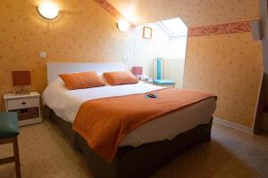 Hotels Logis Chez Germaine : photos des chambres