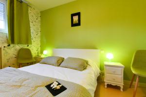 Hotels Logis Chez Germaine : photos des chambres