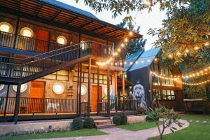 Yellow Pillow village