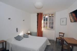 Hotels Le Relais St jacques : photos des chambres