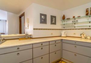 Punta Prima Apartment Sleeps 2 Pool WiFi