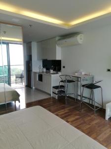 The Peak Towers sea view apartments