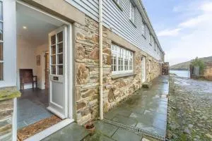 No2 The Fish Cellars - Port Isaac