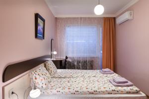 The Central Viewer - 2BR APART