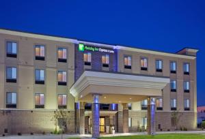 Holiday Inn Express & Suites Lincoln Airport by IHG