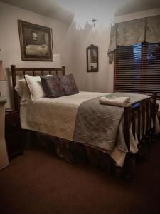 Deluxe Double Room room in WINNIE'S BED & BREAKFAST