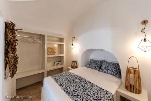 Santorinian Lava House