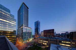 Holiday Inn Hotel & Suites - Montreal Centre-ville Ouest, an IHG hotel