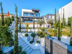 Коттедж Crikvenica Villa Sleeps 8 with Pool Air Con and WiFi Цриквениця Хорватiя