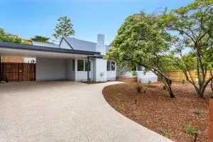 Molly's Beach House: - Blairgowrie