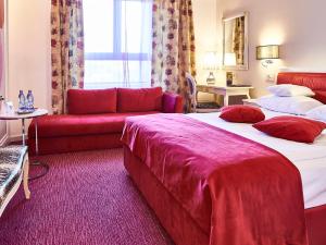 Deluxe Double Room with Sofa room in Continental Forum Tirgu Mures