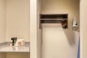 Trident Inn & Suites New Orleans