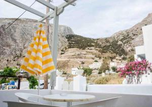 Sail Inn Studios & Apartments Santorini Greece