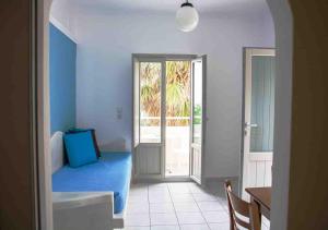 Sail Inn Studios & Apartments Santorini Greece