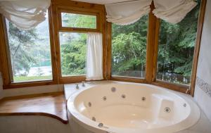 BOG Le Pommier - Cabañas con vista al lago y piscina climatizada