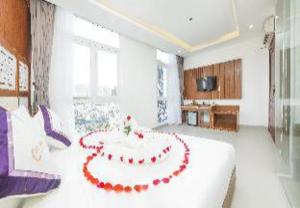 Prague Da Nang Beach Hotel