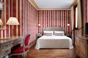 Classic Double Room room in Sina Palazzo Sant'Angelo