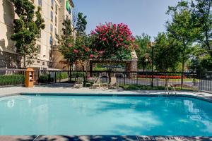 Holiday Inn Express Hotel & Suites Atlanta Buckhead by IHG
