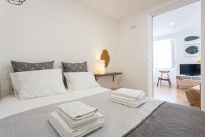 Downtown Flat - Metro and Tram28