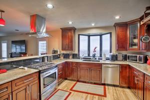 Renovated Coeur dAlene Home Walk to Sanders Beach