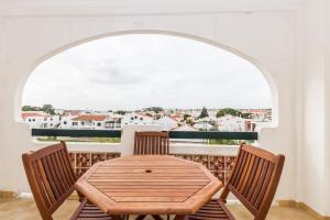 Apartment with Sea View room in Beach View