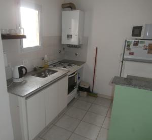 Apart 12 de Octubre 1028