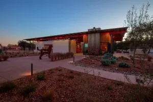 Best Friends Roadhouse and Mercantile - Канаб