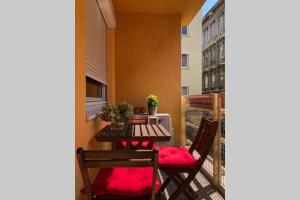 Smart Deluxe Apartment, just 2 min walk to the center