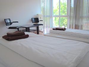 Double or Twin Room with Shared Bathroom room in BNB Potsdamer Platz Rooms & Apartments