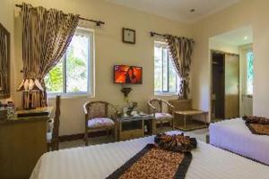 Huong Phong Ho Coc Beach Resort