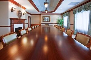 Holiday Inn Hotel & Suites Minneapolis-Lakeville by IHG