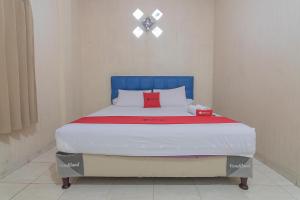 RedDoorz Syariah near Terminal Batu Ampar 2