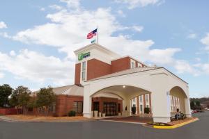 Holiday Inn Express Fredericksburg - Southpoint by IHG