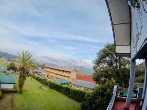 New Royal Mount Hotel