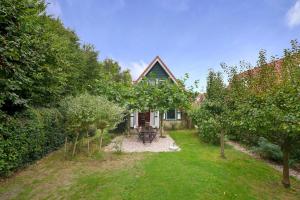 Three-Bedroom House room in Park Viletta 10