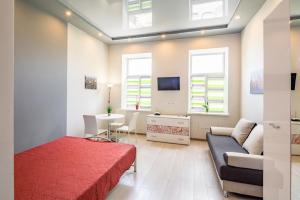 Біля вокзалу квартира подобово по вулиці Коротка 11 сучасна після ремонту