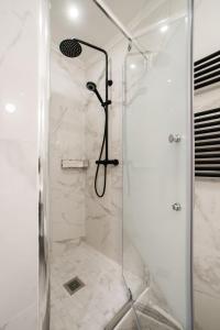 SUITE SARTRE : au cœur de la Rive Gauche, neuf, design, 24 personnes