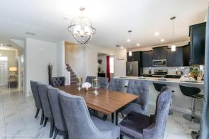 Six-Bedroom House room in New 6 Bdm Villa with Private Pool & Game Room villa