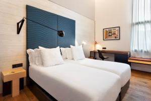 Standard Double or Twin Room room in One Shot Tabakalera House