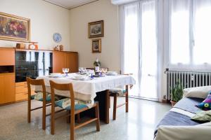 One-Bedroom Apartment room in A pochi passi dal centro e dall'Ospedale di Parma
