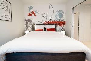 SUITE COCTEAU : au cœur de la Rive Gauche, neuf, design, 246 personnes