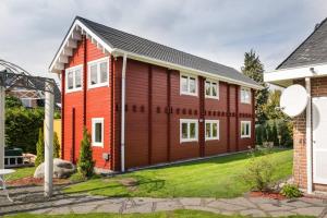Коттедж Modernes Haus mit Sauna und Kamin Зенде Германия
