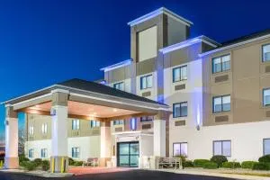 Holiday Inn Express Hotel Howe / Sturgis by IHG - Lagrange