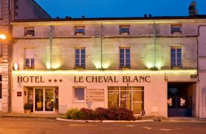 Hotels Cit'Hotel Le Cheval Blanc : photos des chambres