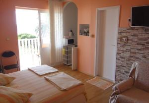 Studio Apartment 3  room in Apartments Antonio-15m from sea