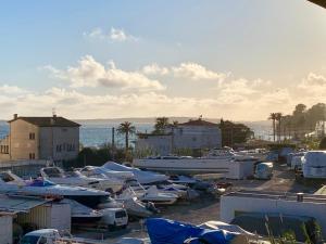 Appartements Cocoon vue Mer ☆ en face du Port de Golfe-Juan ☆ : photos des chambres