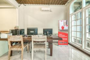 RedDoorz Plus near Akademi Kepolisian Semarang 3