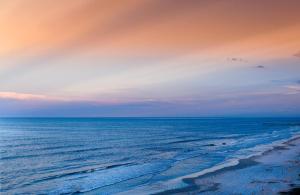 Holiday Inn Express & Suites Oceanfront Daytona Beach Shores by IHG